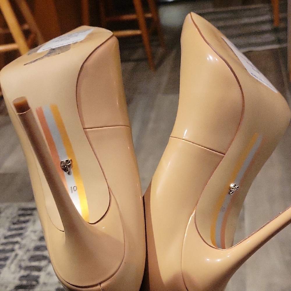 Sam Edelman Nude Heels - Picture 5 of 5